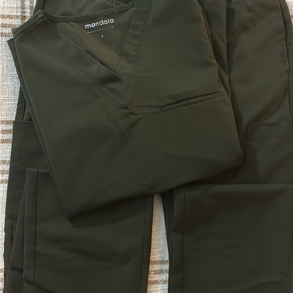 Mandala Women's Dark Green Scrub Set